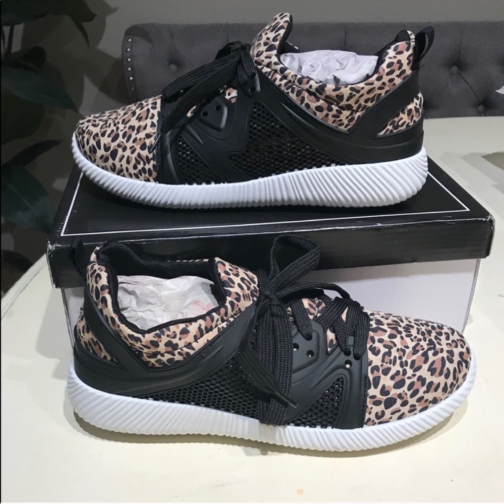 Women’s size 8 Cheetah Leopard print sneakers
